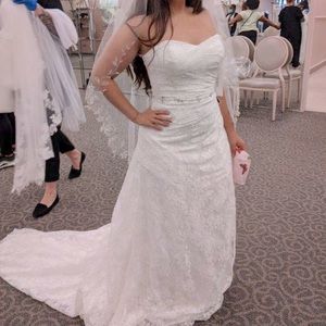 Size 4. White/ivory. new with tags, unaltered.